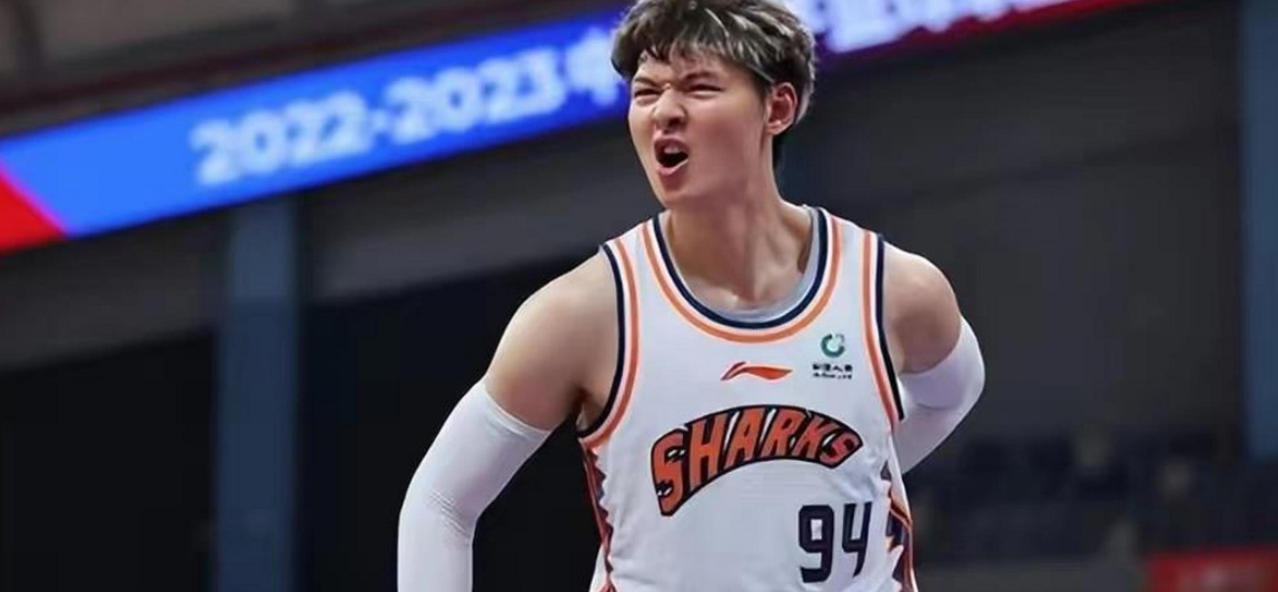 开元体育-从窗口期纽卡斯尔调整名单以备CBA常规赛到成都蓉城今夜复出首秀，风云突变金州勇士清晨再遭质疑的简单介绍